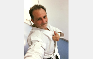 Jean-Pierre vient d’avoir son 3e dan de Karaté. Content et soulagé !