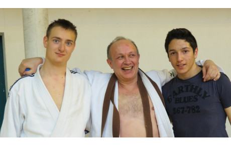 Excellents résultats!!! Passage de grade à Bondy Sa 22/03/2014. Honneur au doyen. Bernard en est à 77 points sur Moroté-Seoï-Nage.