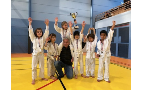 LUZARCHES 2018 AS Ecouen 3e du classement général sur 12 clubs . Excellents résultats avec moitié moins de participants que le club premier. Nous sommes fiers de nos champions ! Romuald et François nous ont donné la main pour le Coatching. J-Pierre.