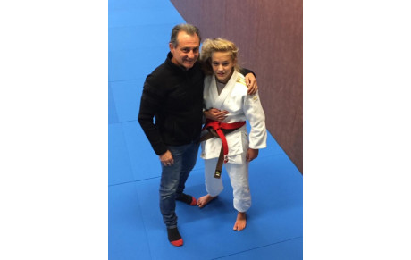 Louise gagne le critérium du Val d’Oise. Sélectionnée pour La coupe espoir France à Ceyrat. Et après la pesée... J-Pierre